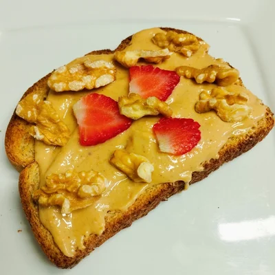 Recipe of Protein Toast Fit with Nuts and 🍓 on the DeliRec recipe website