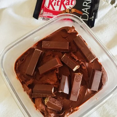 Recipe of KitKat Dark Dessert 🍫 on the DeliRec recipe website