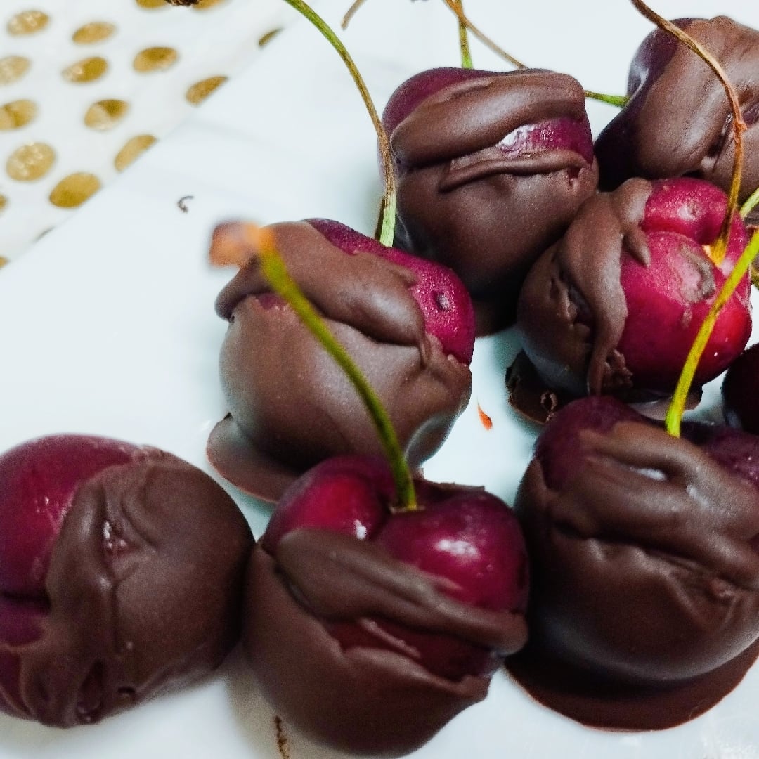 Photo of the Cherry with Chocolate 🍒🍫🎄 – recipe of Cherry with Chocolate 🍒🍫🎄 on DeliRec