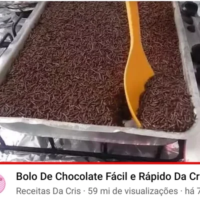 Receita de Bolo de Chocolate Fácil e Rápido da Cris no site de receitas DeliRec