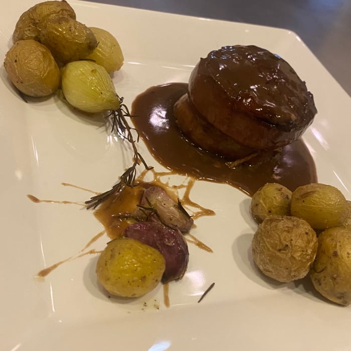 Photo of the Medallion in port wine sauce with campagna potatoes – recipe of Medallion in port wine sauce with campagna potatoes on DeliRec