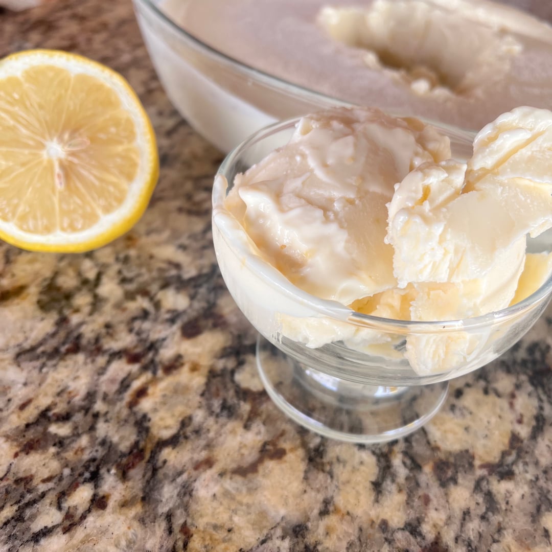 Foto da Sorvete de limão com chocolate branco - receita de Sorvete de limão com chocolate branco no DeliRec