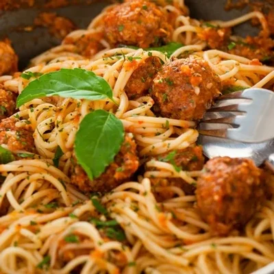 Recipe of meatballs noodles on the DeliRec recipe website