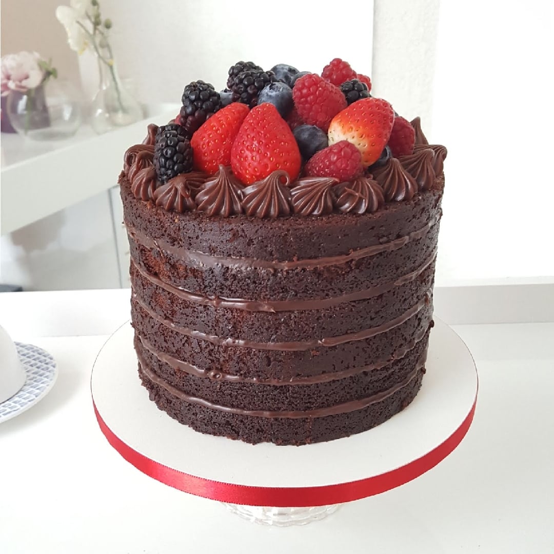 Photo of the Chocolate Naked Cake with Berries – recipe of Chocolate Naked Cake with Berries on DeliRec