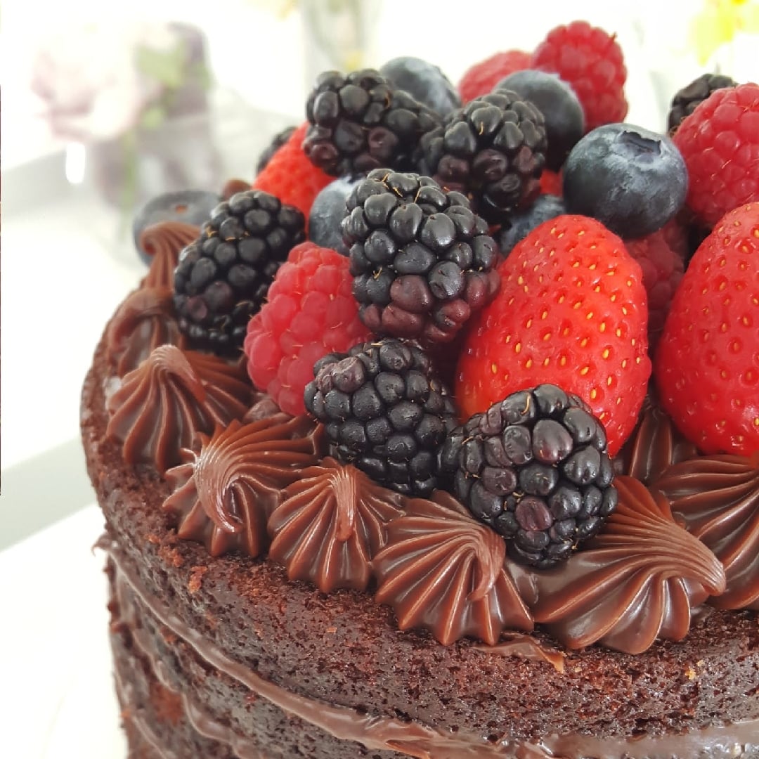 Photo of the Chocolate Naked Cake with Berries – recipe of Chocolate Naked Cake with Berries on DeliRec