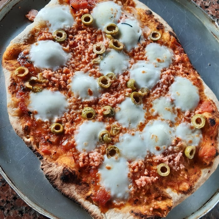 Photo of the Pepperoni Pizza with Buffalo Mozzarella – recipe of Pepperoni Pizza with Buffalo Mozzarella on DeliRec