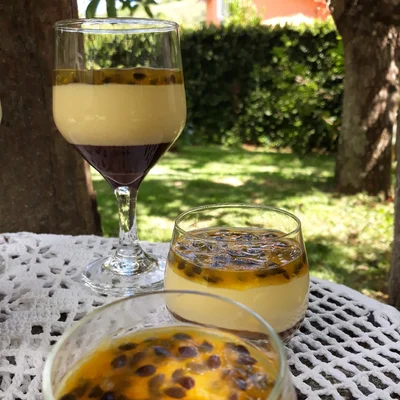 Recipe of Passion Fruit Mousse with Chocolate Ganache on the DeliRec recipe website