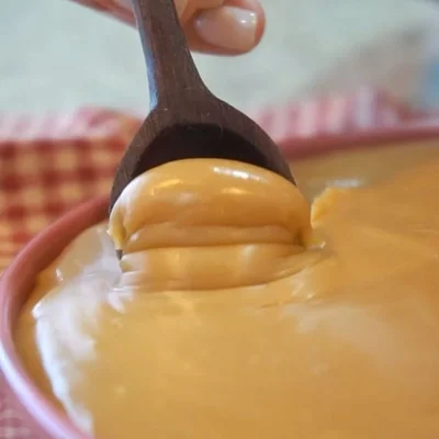 Recipe of Creamy Caramel Brigadeiro on the DeliRec recipe website