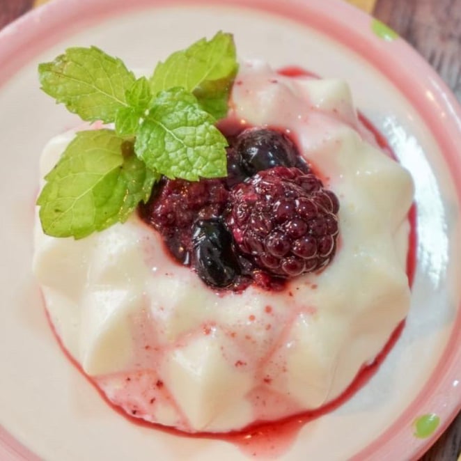 Photo of the Coconut pudding with red berries – recipe of Coconut pudding with red berries on DeliRec