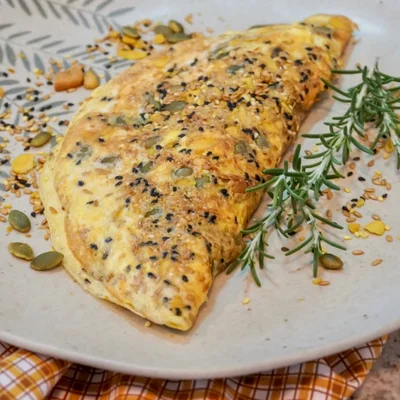 Recipe of Omelet with salted granola on the DeliRec recipe website