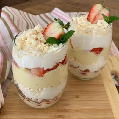 Recipe of Strawberry Pastry on the DeliRec recipe website