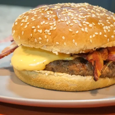Recette de Sauce cheddar pour hamburgers sur le site de recettes DeliRec