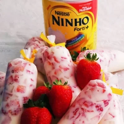 Recipe of Nest ice cream with strawberry on the DeliRec recipe website