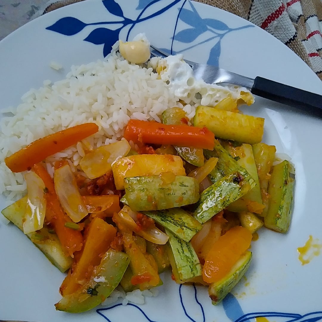 Photo of the Braised Zucchini accompanied by rice – recipe of Braised Zucchini accompanied by rice on DeliRec