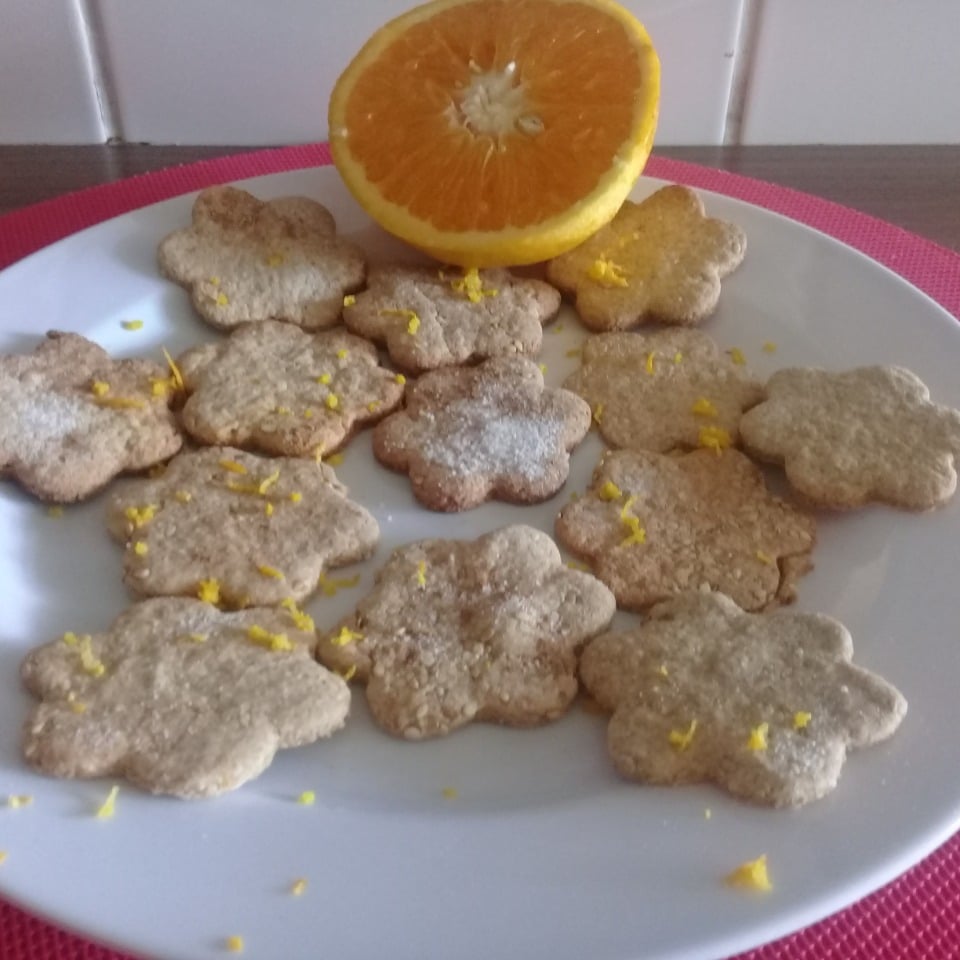 Foto da Biscoito de laranja e gergelim  - receita de Biscoito de laranja e gergelim  no DeliRec