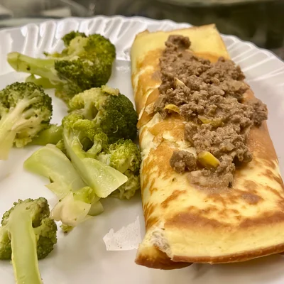 Low Carb Pancake with Ground Meat and Vegetables