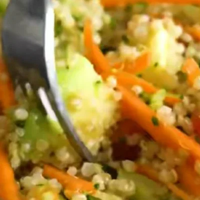 Receita de Salada de cenoura com brocolis no site de receitas DeliRec