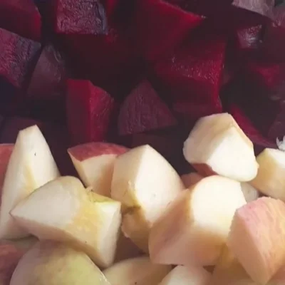 Recette de Salade de betteraves aux pommes sur le site de recettes DeliRec