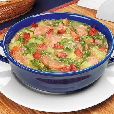 Recipe of Green broth with pepperoni sausage on the DeliRec recipe website