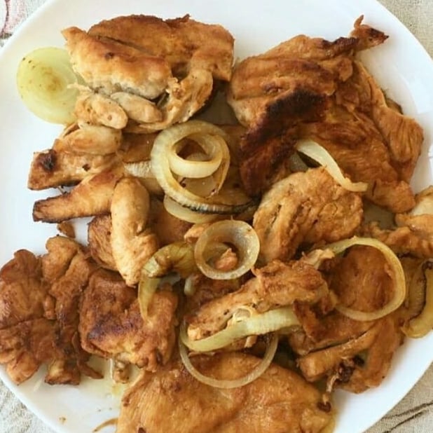Photo of the Chicken fillet with onions – recipe of Chicken fillet with onions on DeliRec