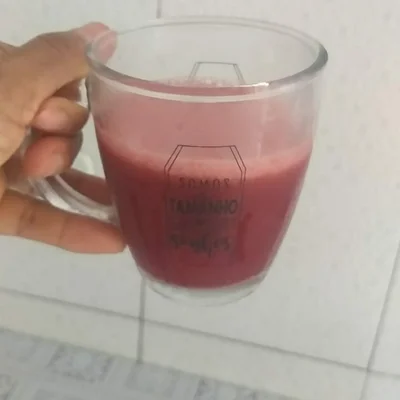 Receita de Chá de hibisco com morango  no site de receitas DeliRec