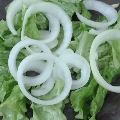 Receita de Salada simples com poucos ingredientes no site de receitas DeliRec