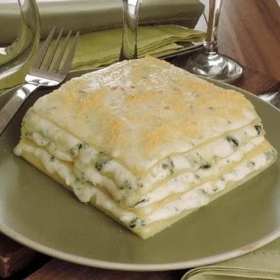 Receita de Lasanha de 4 queijos simples no site de receitas DeliRec