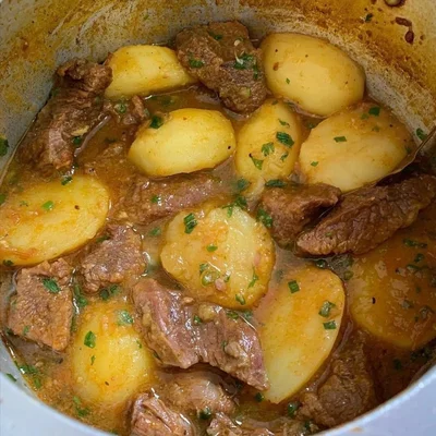 Recipe of Roast beef with potatoes on the DeliRec recipe website