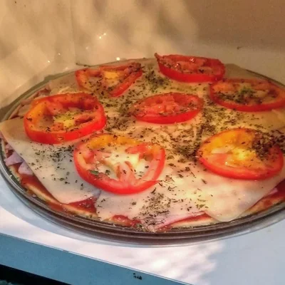 Ricetta di pizza al microonde nel sito di ricette Delirec