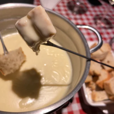 Recipe of Traditional cheese fondue on the DeliRec recipe website