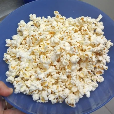 Recipe of Microwave oil-free popcorn on the DeliRec recipe website