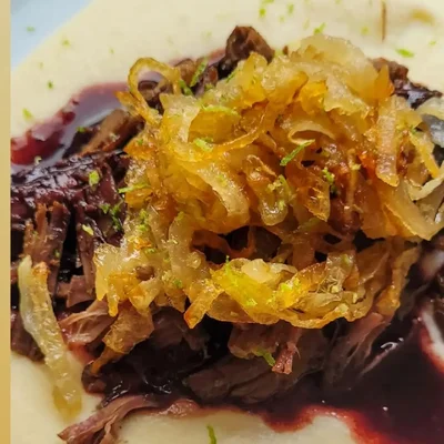 Recipe of MOUSELINE POTATO, MEAT RAGUO WITH RED WINE REDUCTION AND CARAMELIZED ONION on the DeliRec recipe website