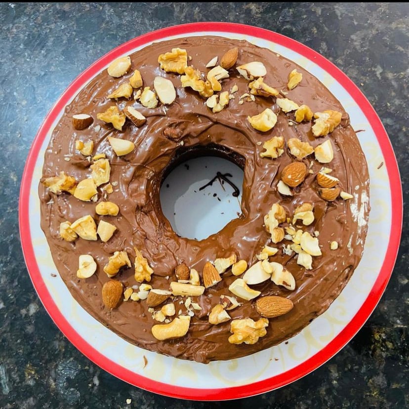 Photo of the Banana cake with chocolate and mixed nuts – recipe of Banana cake with chocolate and mixed nuts on DeliRec