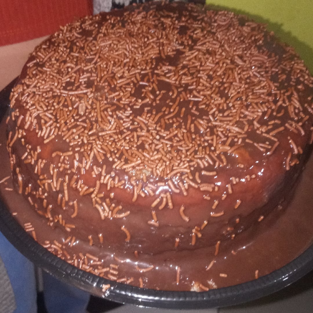 Photo of the Cake with brigadeiro filling – recipe of Cake with brigadeiro filling on DeliRec