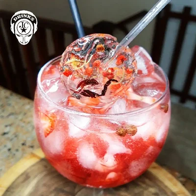 Recipe of TIC TAC strawberry gin and tonic 🍓 on the DeliRec recipe website