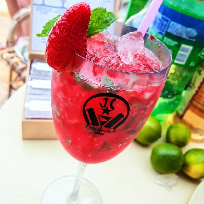 Photo of the Strawberry gin with mint and draft beer wine – recipe of Strawberry gin with mint and draft beer wine on DeliRec