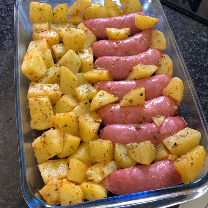 Photo of the Sausage with potato in the oven – recipe of Sausage with potato in the oven on DeliRec