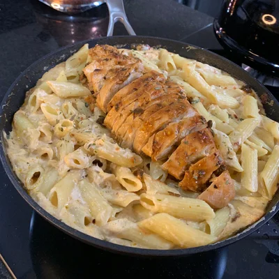 Recipe of Pasta in Alfredo Sauce with Chicken on the DeliRec recipe website