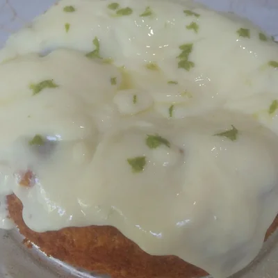 Recette de Gâteau blanc avec glaçage à la mousse au citron sur le site de recettes DeliRec