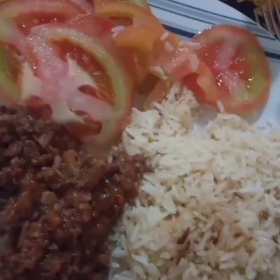 Receita de Carne moída com arroz e tomate no site de receitas DeliRec