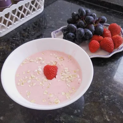 Recipe of Strawberry Natural Yogurt on the DeliRec recipe website