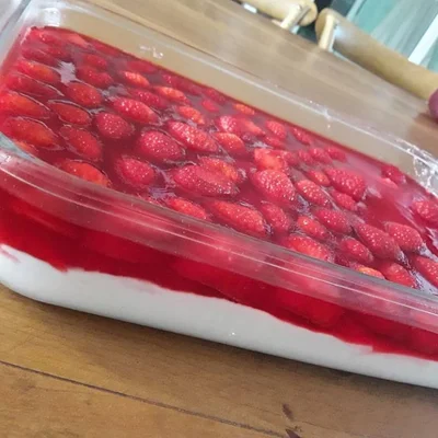 Recipe of Strawberry Dessert on the DeliRec recipe website