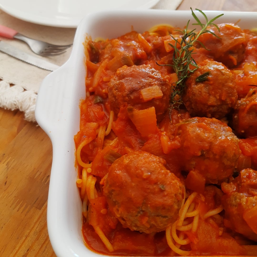 Photo of the Spaghetti bolognese w/ meatballs – recipe of Spaghetti bolognese w/ meatballs on DeliRec