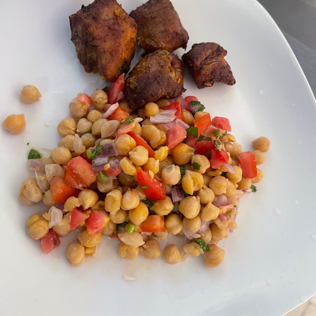 Photo of the Pork in the fryer and chickpea salad – recipe of Pork in the fryer and chickpea salad on DeliRec
