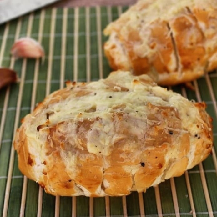 Photo of the Creamy garlic bread (oven or grill) – recipe of Creamy garlic bread (oven or grill) on DeliRec