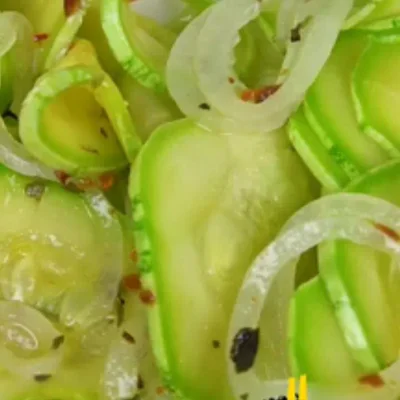 Recipe of Zucchini Salad on the DeliRec recipe website