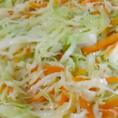 Salada de repolho com cenoura 