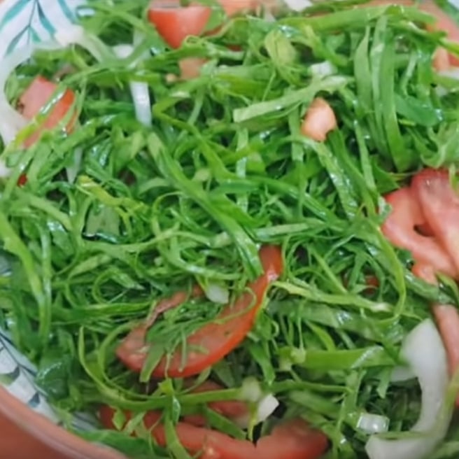 Foto da Salada De Couve Com Tomate - receita de Salada De Couve Com Tomate no DeliRec