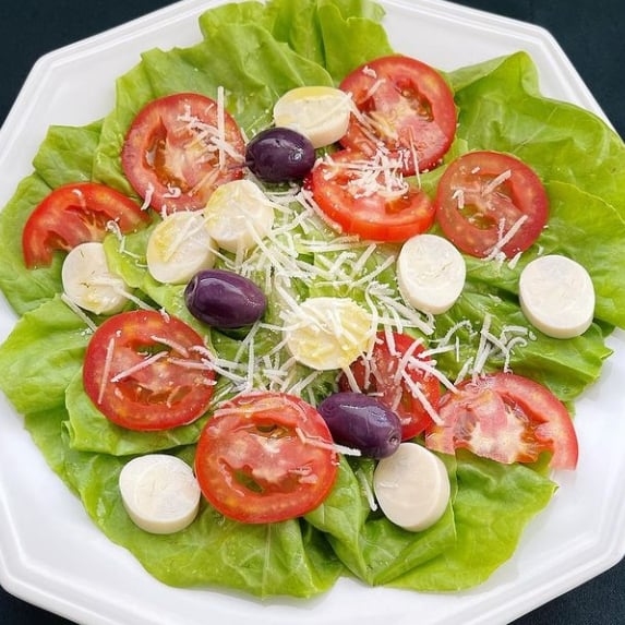 Foto da Salada de alface, azeitona e palmito. - receita de Salada de alface, azeitona e palmito. no DeliRec