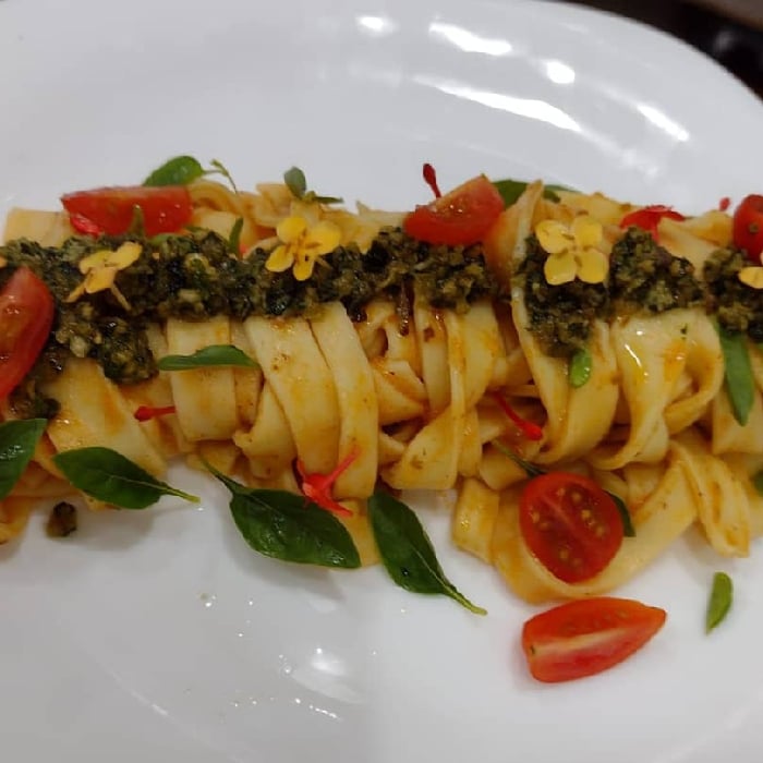 Photo of the Fettuccine with Peanut Pesto and Arugula and Basil Mint Leaves – recipe of Fettuccine with Peanut Pesto and Arugula and Basil Mint Leaves on DeliRec